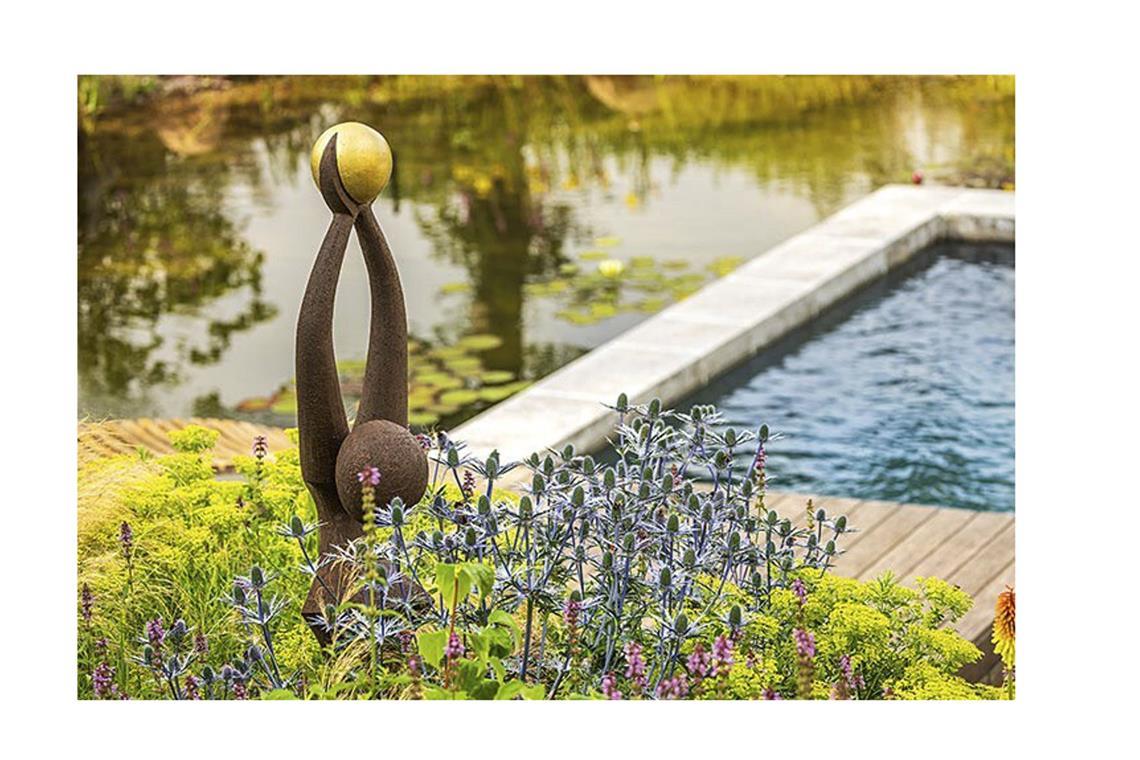 Zum zweiten Mal wurde der Newcomer des Jahres gekürt, eine Auszeichnung, die junge Büros und Neugründungen fördern und ehren möchte. Der Preis geht an das Planungsbüro Draußen Daheim GmbH mit dem Projekt „Oase der Lebensfreude“ in Weimar.