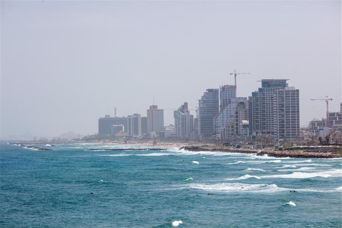 Israels Armee erklärt weitere Hamas-Geisel für tot Zum zweiten Tag in Folge hat es im Stadtzentrum der israelischen Küstenmetropole Tel Aviv Raketenalarm gegeben.