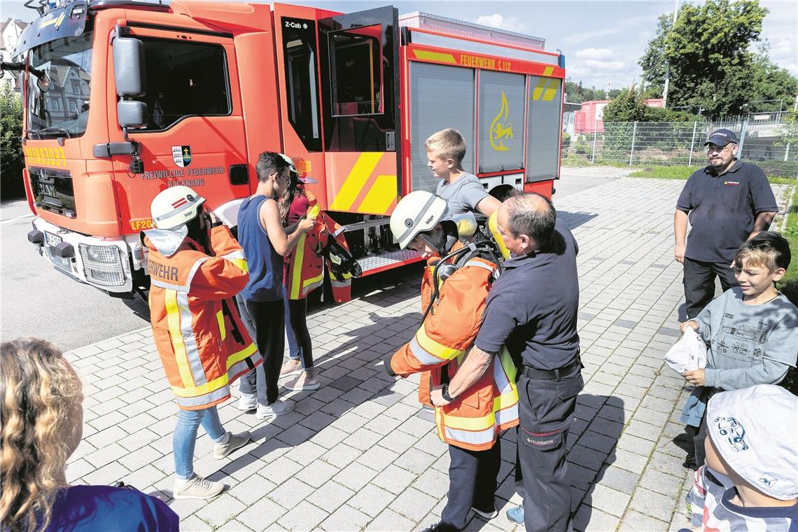 Glücklich trotz Krankheit Zumindest ausrüstungstechnisch sind die Kinder und Jugendlichen auf einen Einsatz bestens vorbereitet.