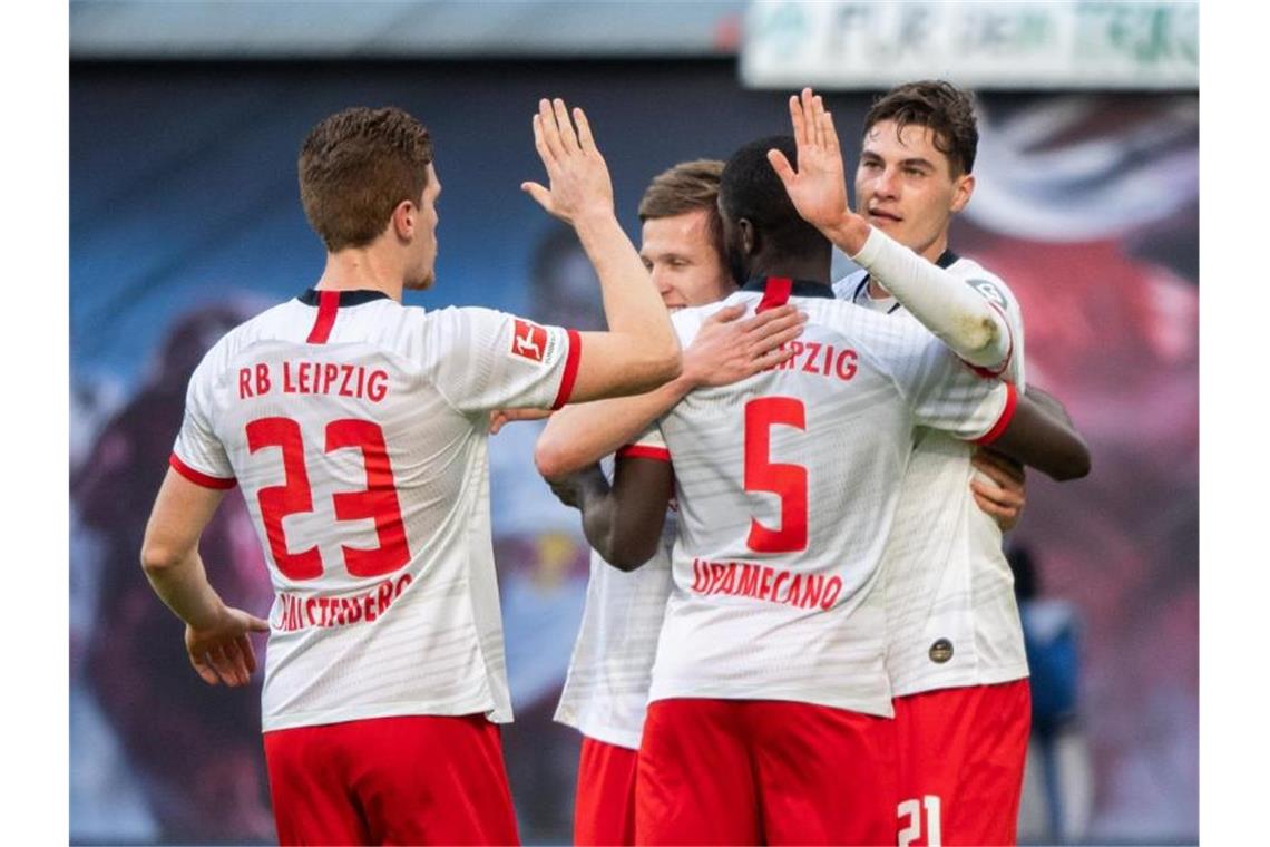 Zumindest bis Sonntagnachmittag übernimmt RB Leipzig nach dem Sieg gegen Bremen wieder die Bundesliga-Tabellenführung. Foto: Robert Michael/dpa