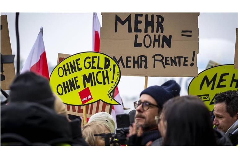 Zunächst mal müsste es aus Sicht der Beschäftigten im öffentlichen Dienst heißen: Mehr Lohn bringt mehr Geld für den Urlaub.