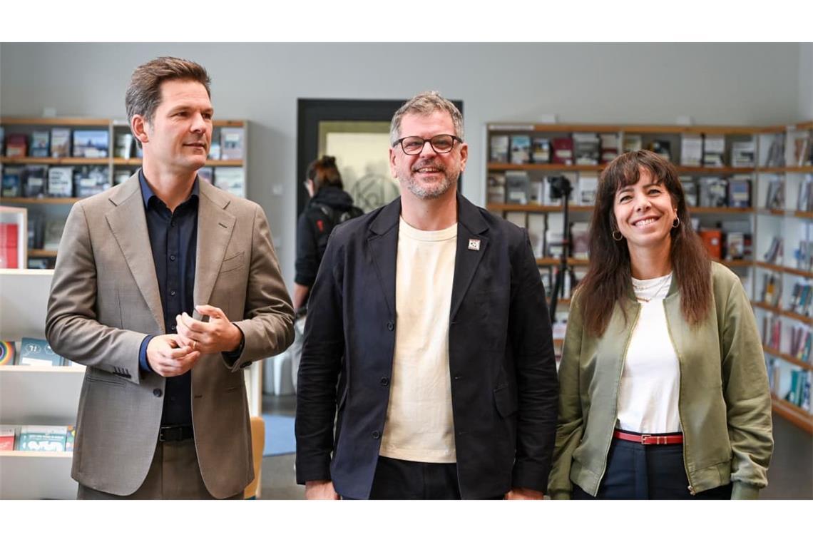 Zunächst treffen Steffen Krach (SPD, l.) und Werner Graf (Grüne) nur zu Vorgesprächen mit der Linken, bei denen es um die Frage gehen soll, wie deren Spitzenkandidatin Elif Eralp gegen Antisemitismus in ihrem Verband vorgehen will.