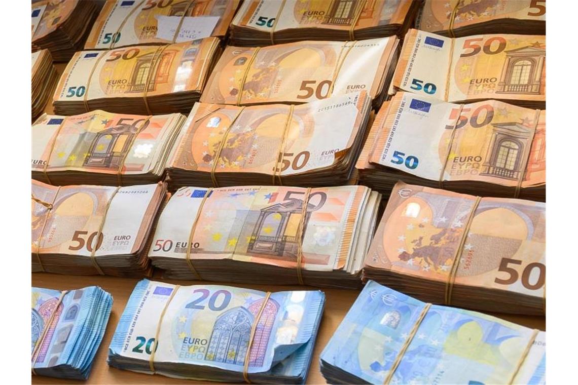 Zur Finanzierung der Hilfspakete will der Bund in diesem Jahr bis zu 217,8 Milliarden Euro neue Schulden aufnehmen. Foto: Silas Stein/dpa
