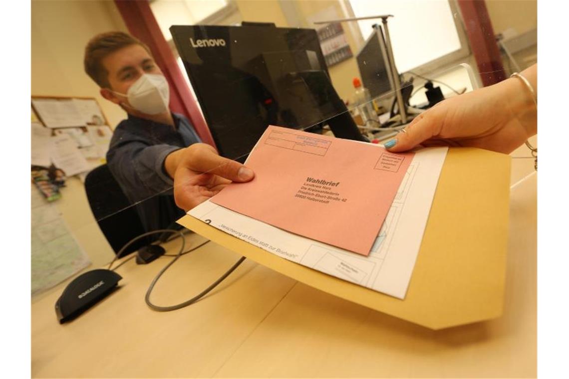 Zur Landtagswahl am 6. Juni 2021 rechnet Sachsen-Anhalt mit einem Zuwachs der Briefwahl-Stimmen. Foto: Matthias Bein/dpa-Zentralbild/dpa