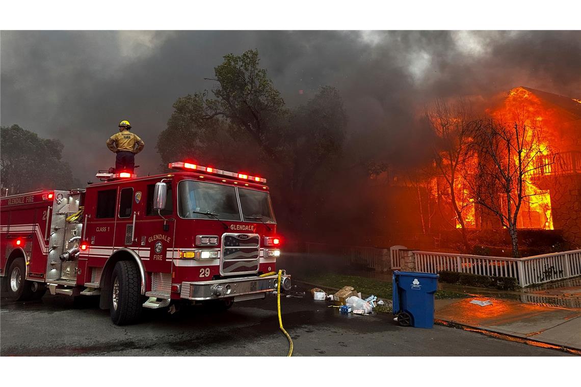 Hollywoodstudios spenden Millionen für Helfer und Feuerwehr Zur Unterstützung ihrer Arbeit bekommt die Feuerwehr nun Geld von den reichen Filmstudios. (Archivbild)