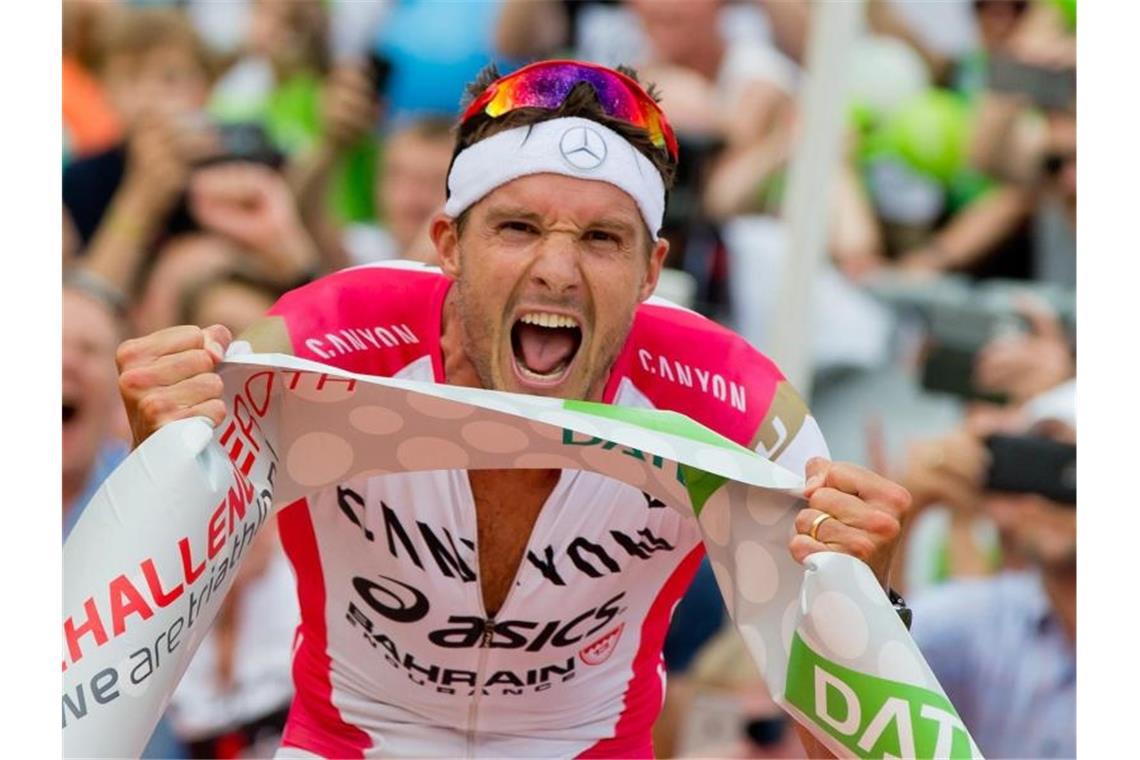 Gewinner und Verlierer des Sportjahres 2019 Zurück auf dem Ironaman-Thron: Jan Frodeno siegte in souveräner Manier zum dritten Mal auf Hawaii. Foto: Daniel Karmann/dpa