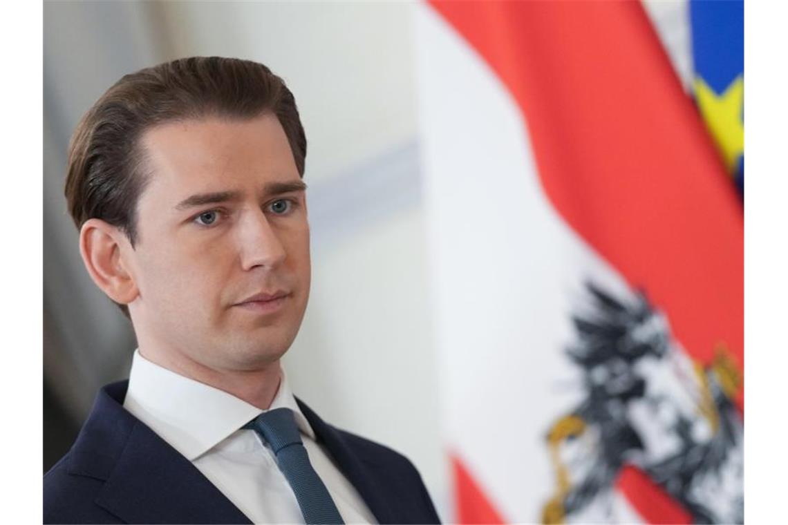 Ex-Kanzler Kurz ist nun Parlamentarier Zurückgetreten, nachdem er wegen schwerer Korruptionsvorwürfe als Verdächtiger genannt worden ist: Sebastian Kurz. Foto: Georg Hochmuth/APA/dpa