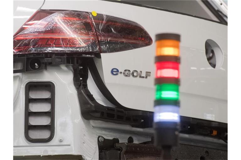 Zusätzlich frei werdende Mittel will Volkswagen in Geschäftsbereiche wie E-Mobilität, automatisiertes Fahren und Digitalisierung stecken. Foto: Julian Stratenschulte
