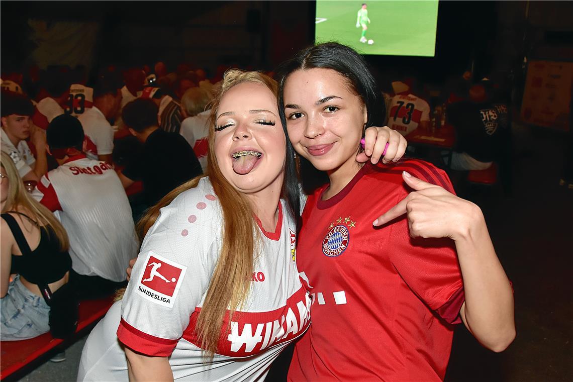 Zusammen Fußball schauen und Spaß haben. Die Ebersberger Pokalnacht mit Public V...