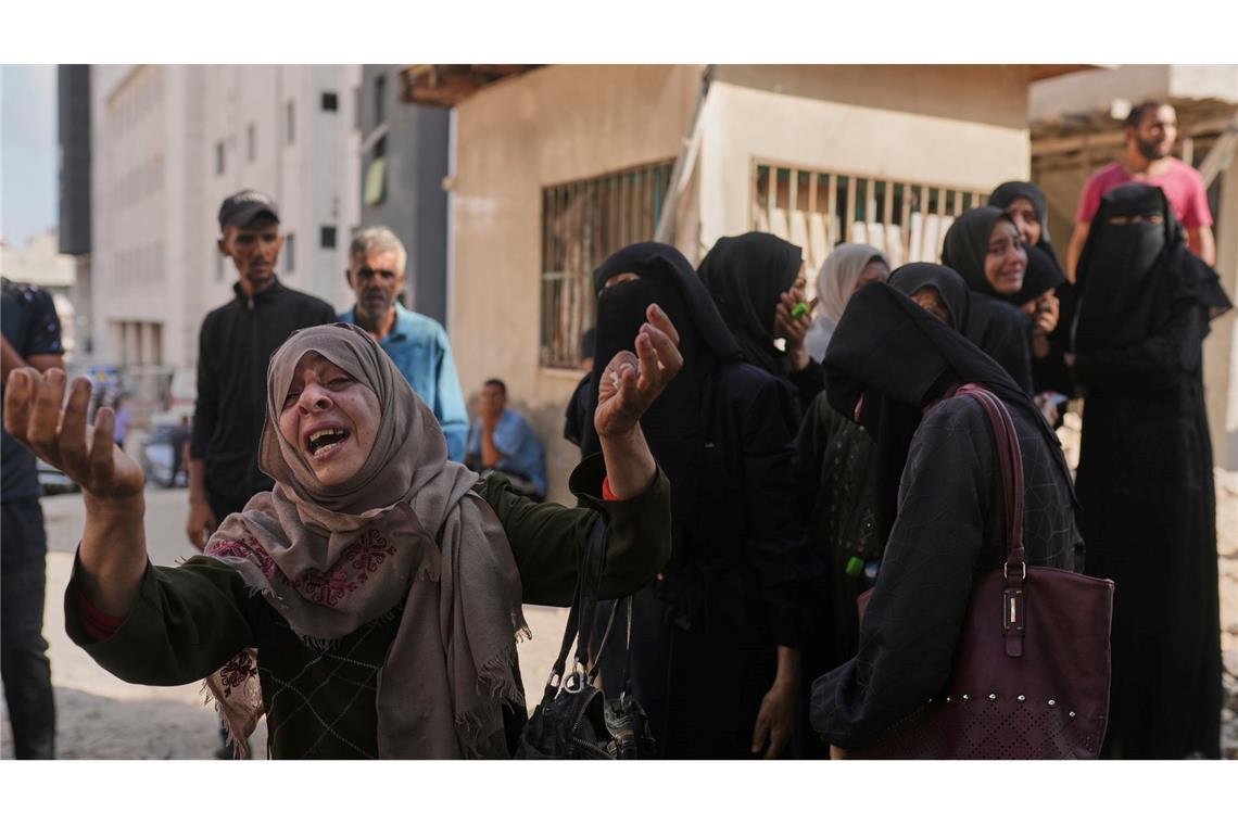 EU: Israel hält Hilfsdeal für Gaza nicht ganz ein Zwar kämen mehr Lastwagen mit Hilfsgütern in den Gazastreifen - allerdings lägen die Zahlen noch unter den vereinbarten, schreibt der EAD.