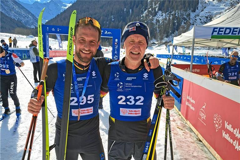 Zwei Backnanger im italienischen Schnee: Moritz Dreher (links) und Rainer Kaupp. Foto: privat