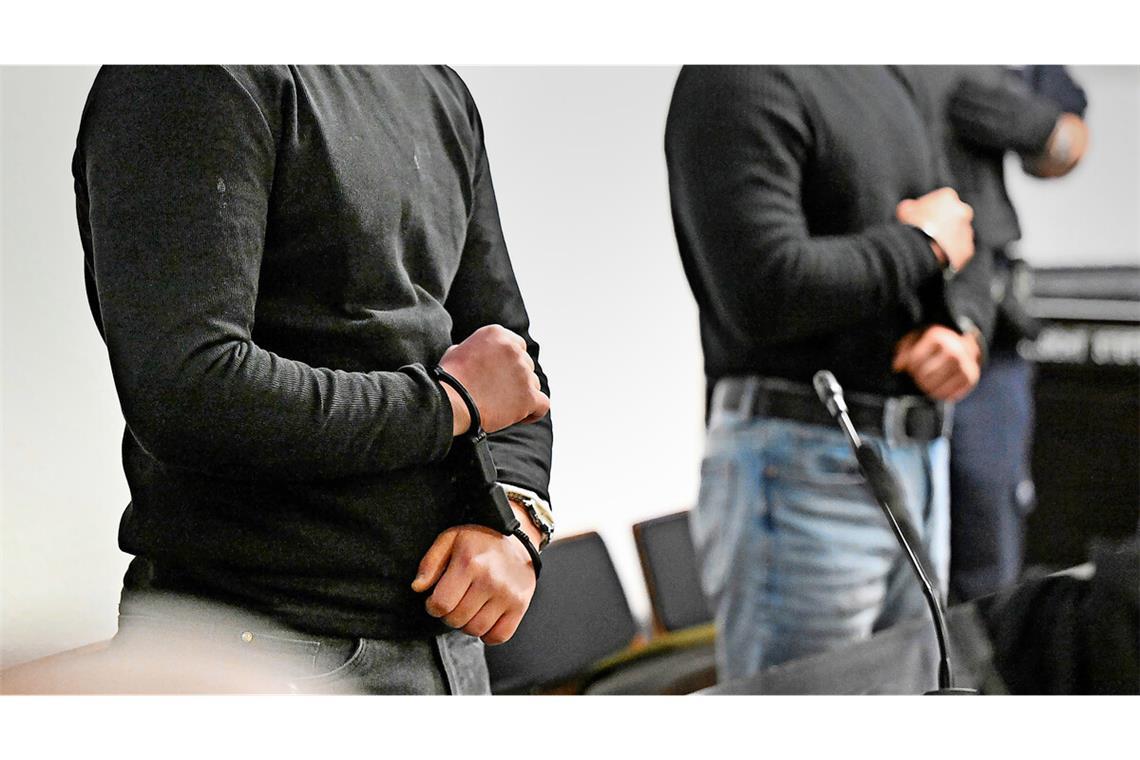 Schüsse-Prozess startet neu Zwei der Angeklagten bei der Neuauflage des Schüsse-Prozesses.