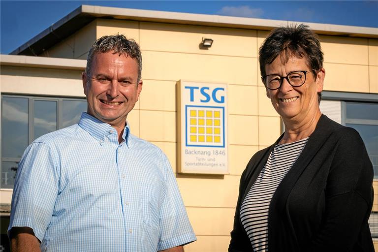 Zwei, die sich offenbar verstehen: Der neue TSG-Geschäftsführer Timo Schön und die bald aufhörende Claudia Krimmer. Foto: Alexander Becher
