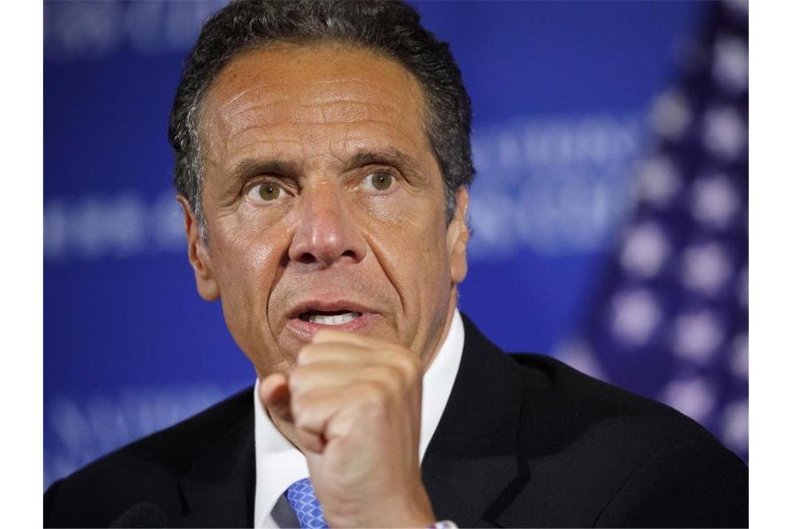 Zwei ehemalige Mitarbeiterinnen werfen New Yorks Gouverneur Andrew Cuomo sexuelle Belästigung vor. Foto: Jacquelyn Martin/AP/dpa