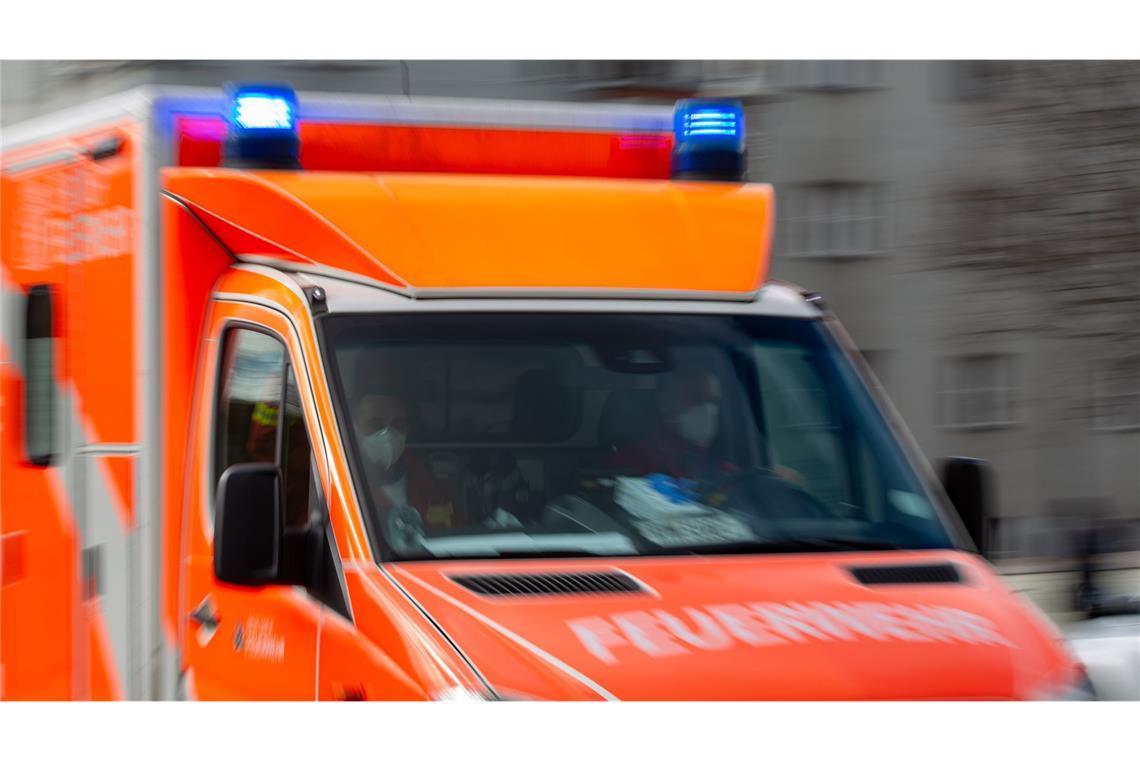 Zwei Frauen wurden bei dem Vorfall leicht verletzt. (Symbolbild)