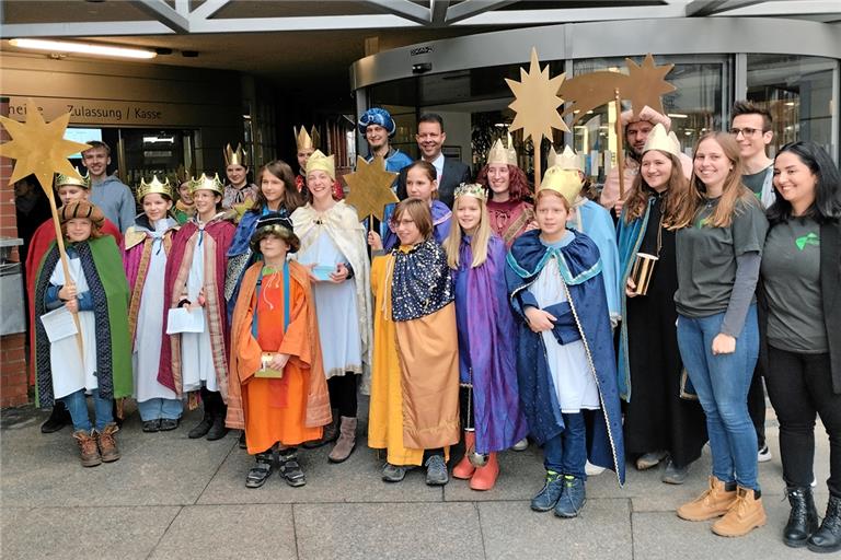 Zwei Gruppen aus Großaspach waren Teil des Empfangs im Waiblinger Landratsamt, eine völlig neue Erfahrung für die Kinder und deren Begleitpersonen. Fotos: privat