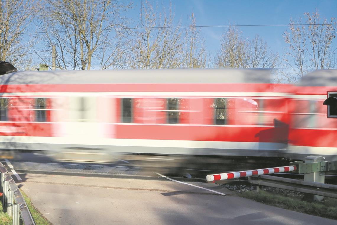 Zwei Mädchen sind in einem Regionalexpress sexuell belästigt worden. Symbolfoto: A. Becher