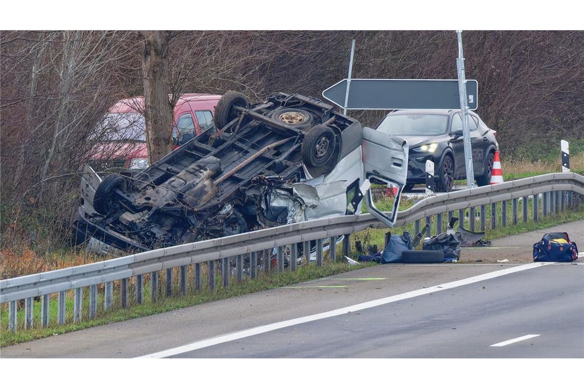 Zwei Menschen starben, vier wurden verletzt.
