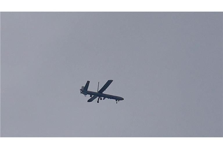 Zwei Menschen werden bei israelischen Luftschlägen im Libanon getötet. Mehrere werden verletzt.