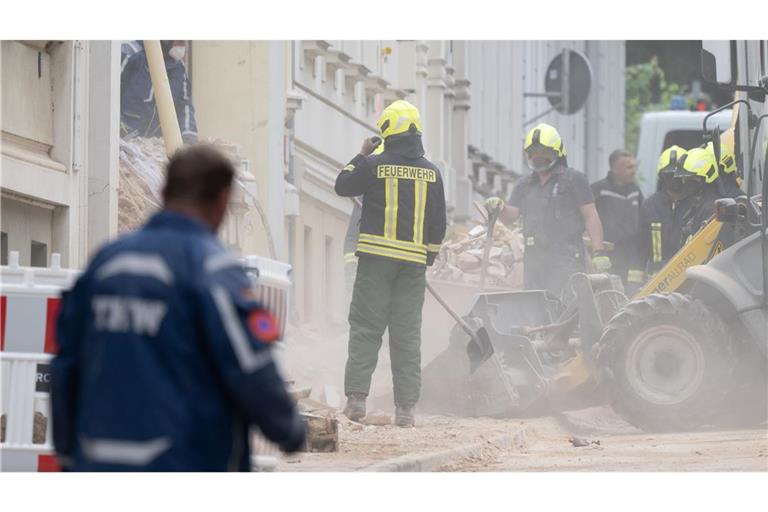 Zwei Menschen werden in den Trümmern des eingestürzten Hauses in Görlitz noch vermisst.