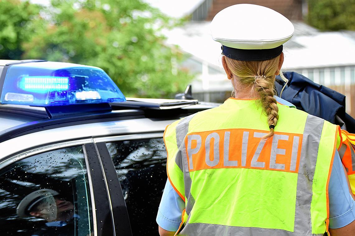 Auffahrunfall auf der B14 mit vier Fahrzeugen Zwei Personen wurden bei dem Auffahrunfall laut Polizei leicht verletzt. Symbolfoto: Tobias Sellmaier