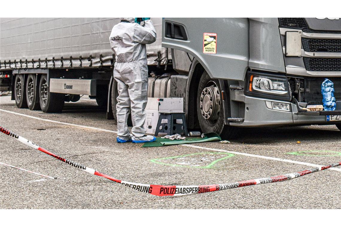 Streit über Krieg Grund für tödliche Tritte auf Lkw-Fahrer? Zwei Trucker sind wegen gemeinschaftlichen Totschlags vor dem Landgericht Heilbronn angeklagt.(Archivbild)