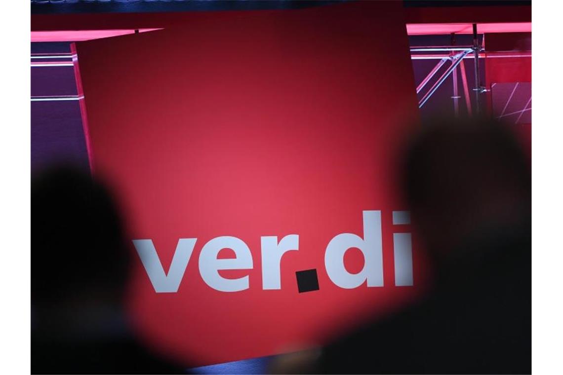 Verdi: Viele Beschäftigte leiden unter Digitalisierung Zwei von drei Befragten einer Verdi-Umfrage in betroffenen Unternehmen fürchten, dass die Zahl der Arbeitsplätze durch den KI-Einsatz sinken werde. Foto: Hendrik Schmidt/zb/dpa