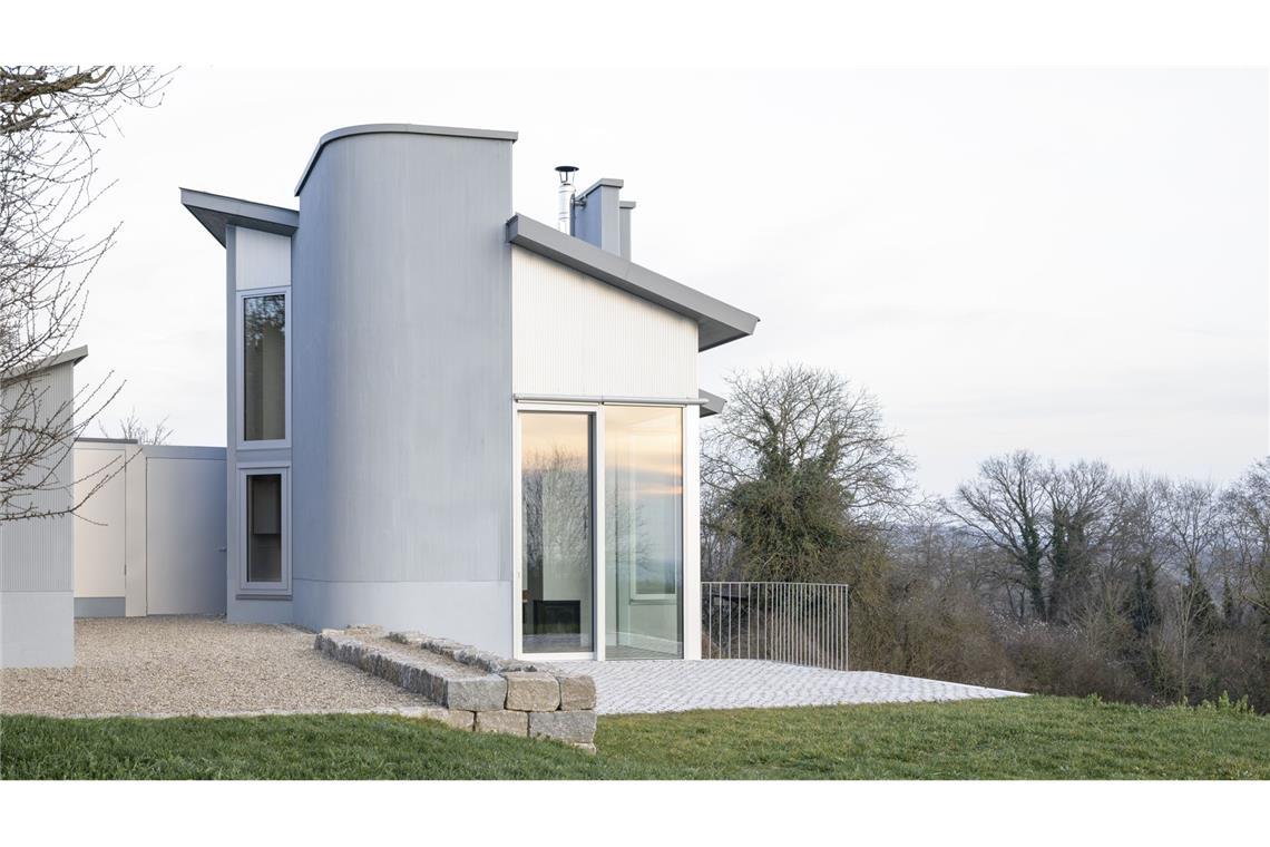 Zwei von elf Anerkennung gingen nach Baden-Württemberg: Schneider Hoffmann Architekten aus Karlsruhe – Lisa Schneider, Peter Hoffmann für das Projekt „50 für 4 – Ferienhaus“, Kraichgau.