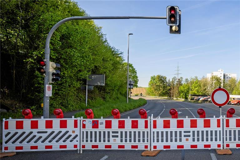 Zwischen 8.30 und 17 Uhr werden abwechselnd einzelne Fahrspuren in beide Fahrtrichtungen gesperrt. Symbolfoto: Alexander Becher