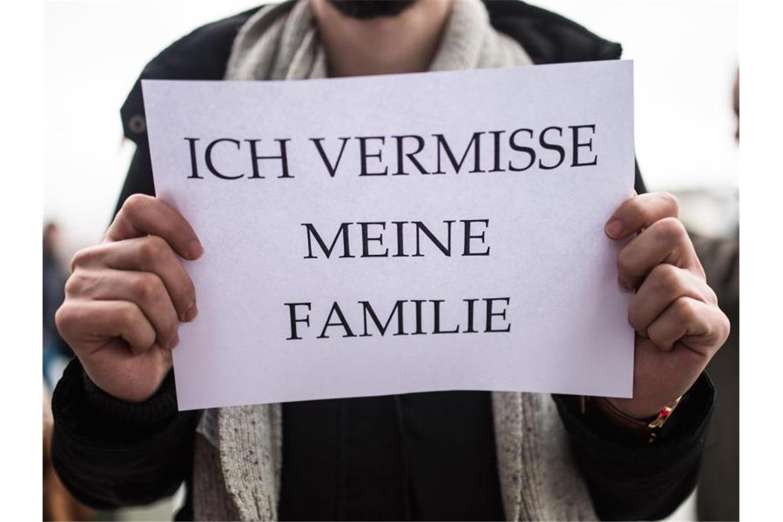 Corona-Krise trennt Familien Zwischen März und Juni vergaben deutsche Auslandsvertretungen nur 2753 Visa zum Familiennachzug. Foto: Sophia Kembowski/dpa